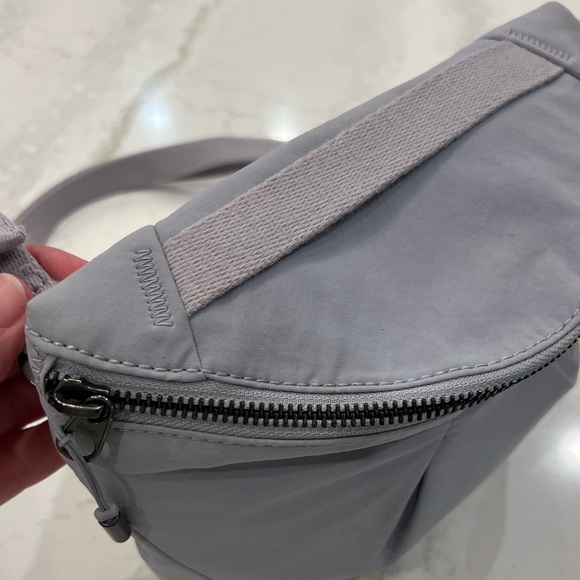 Athleta Stash Gray Belt Bag/Fanny Pack - Picture 4 of 10